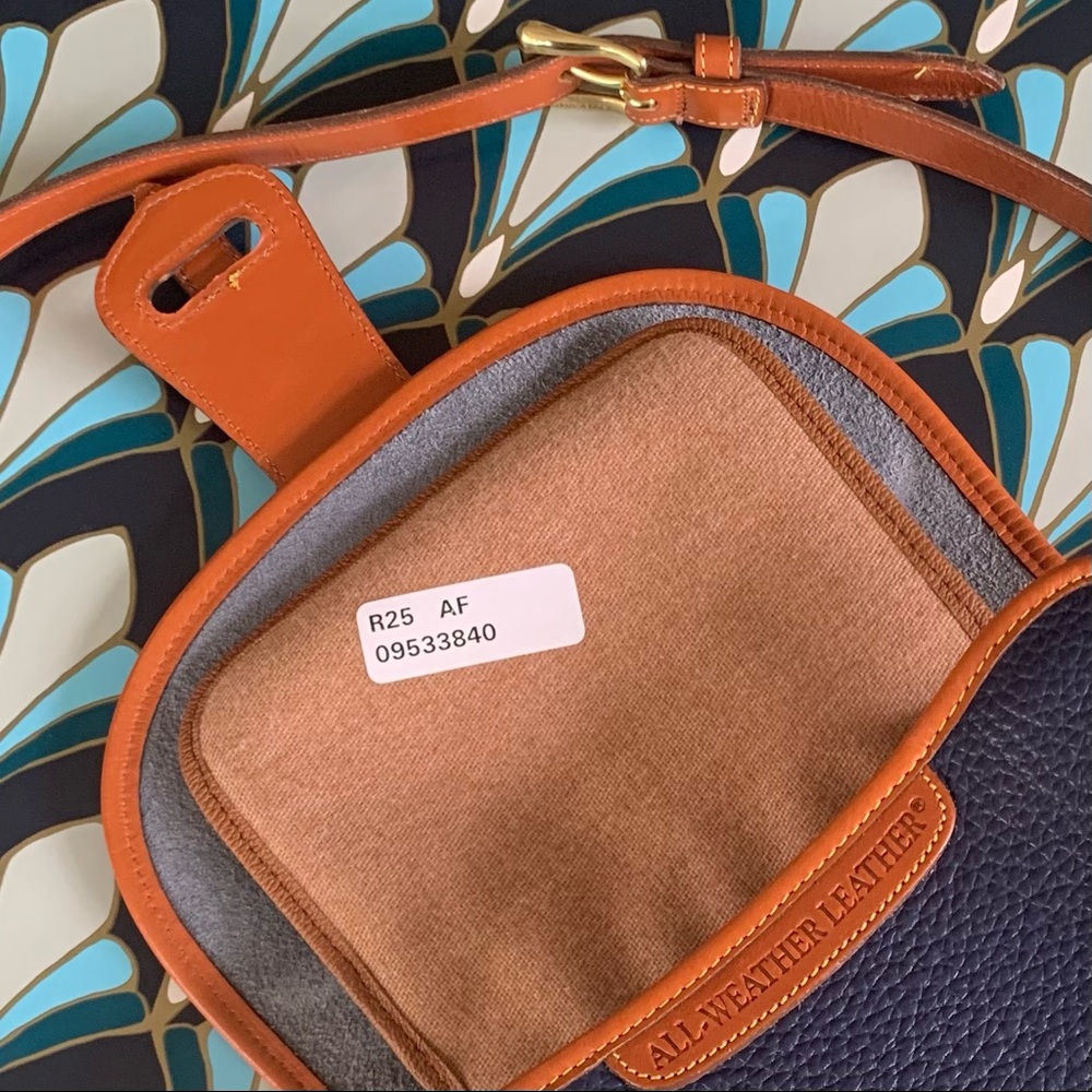 💙Air Force Blue Dooney & Bourke Vintage Essex Bag - Picture 9 of 15